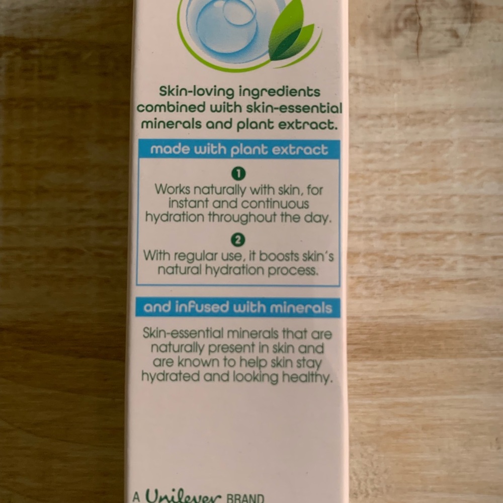 Simple Hydrating Booster - Picture 4 of 5